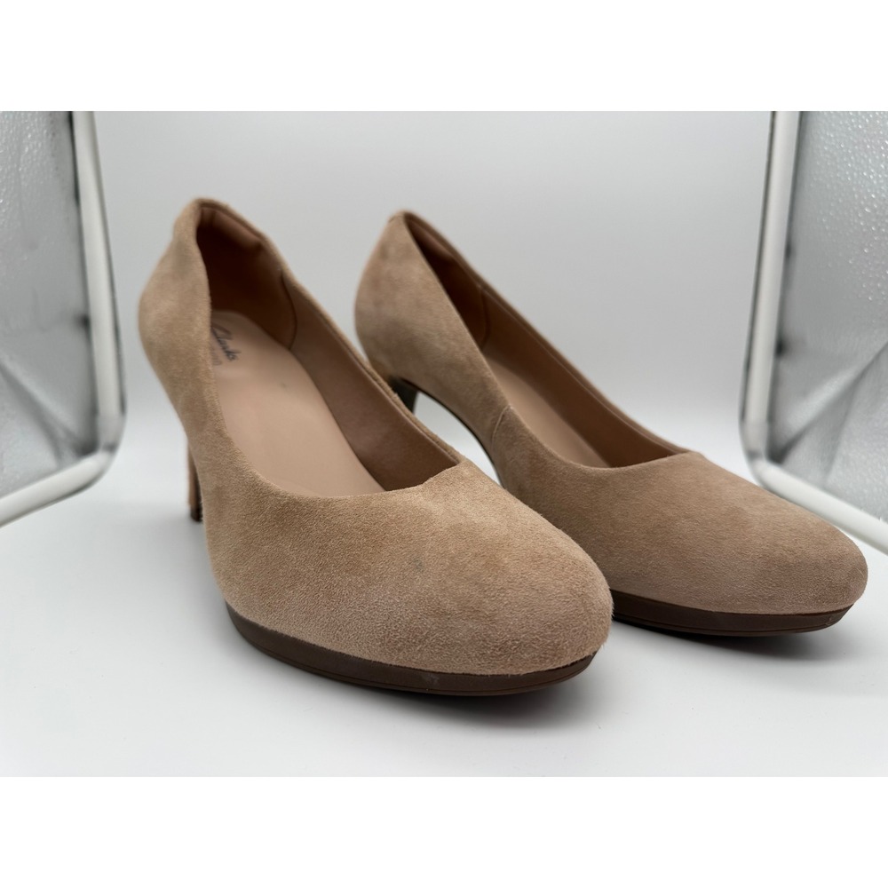 Clarks Collection Tan Suede Almond Toe Platform Pumps Heels Tan Brown 3.5 Inch